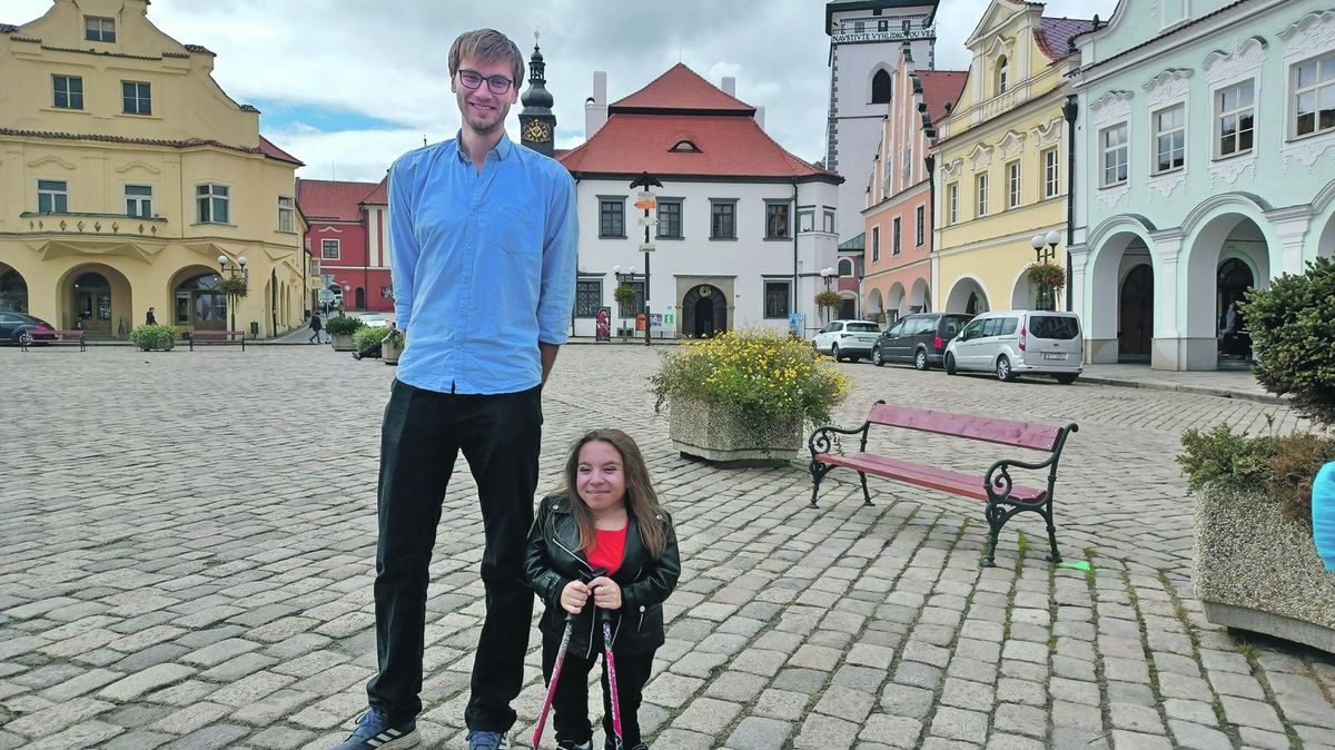 Nejmenší žena Česka má necelý metr, ale optimismu na dva
